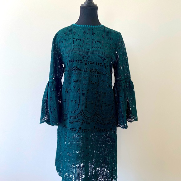 Green lace dress - Picture 1 of 2